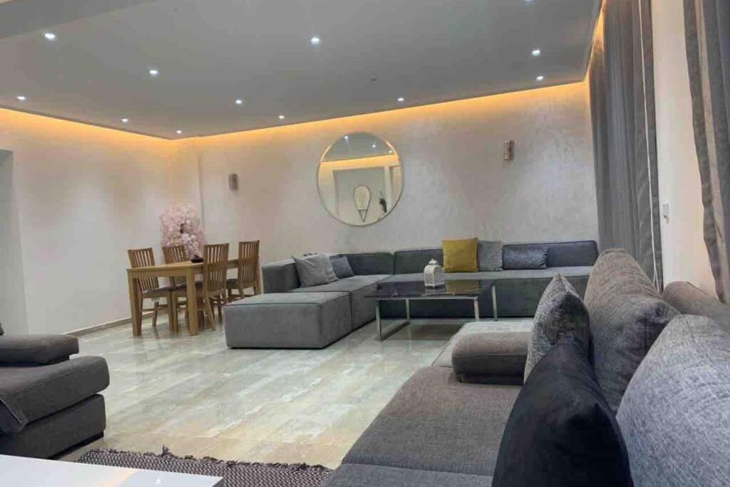 5* BRAND NEW 3 bed apartment in HOTSPOT location