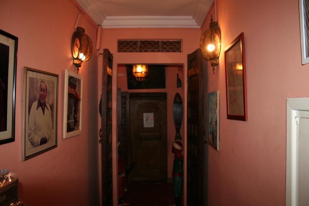 Ambassy Hotel image 3