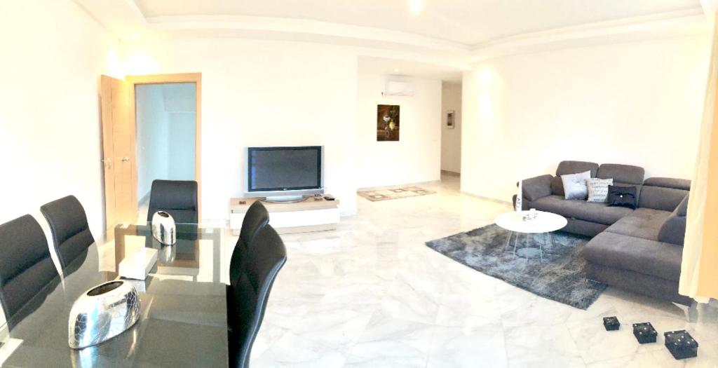 Apartment with 2 bedrooms in Boujarah Martil with furnished terrace and WiFi 4 km from the beach image 2