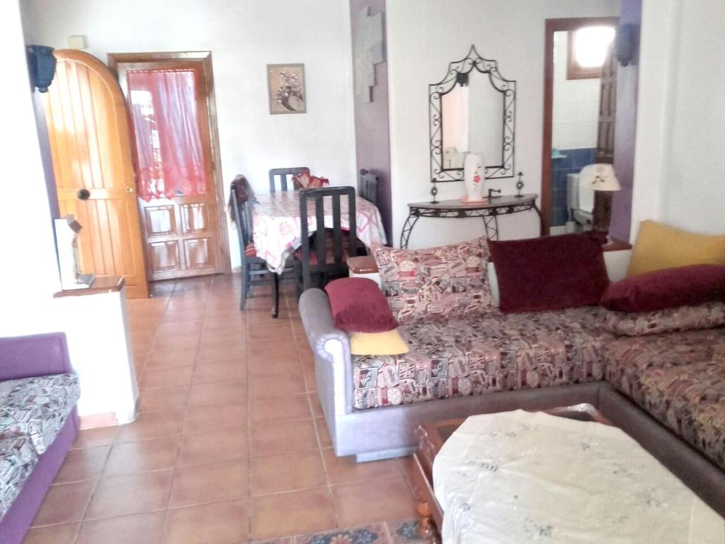 Apartment with 2 bedrooms in Cabo Negro with enclosed garden 300 m from the beach image 1