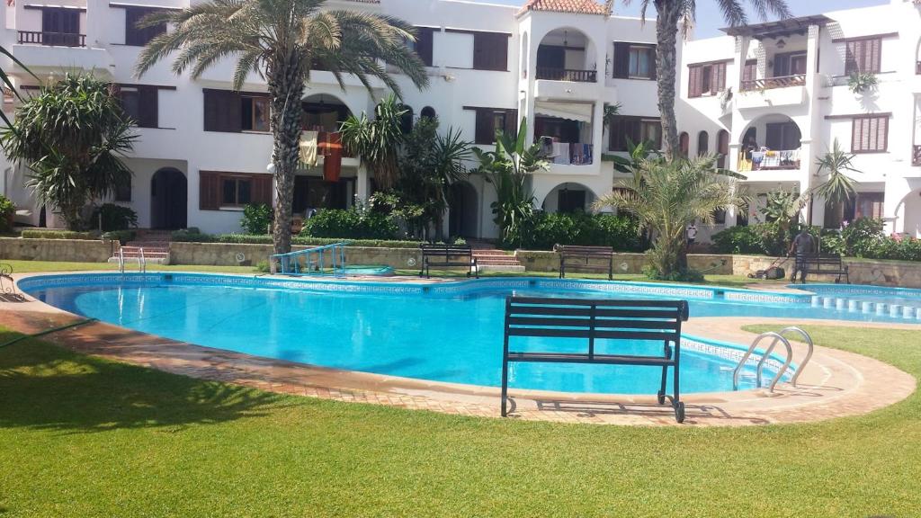 Apartment with 2 bedrooms in Cabo negro with shared pool and furnished terrace 150 m from the beach image 8