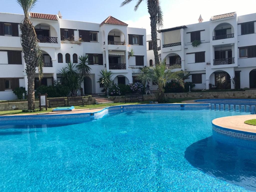 Apartment with 2 bedrooms in Cabo negro with shared pool and furnished terrace 150 m from the beach