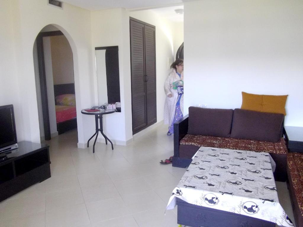 Apartment with 2 bedrooms in Cabo Negro with shared pool image 4