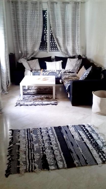 Apartment with 2 bedrooms in Casablanca with WiFi 3 km from the beach image 0