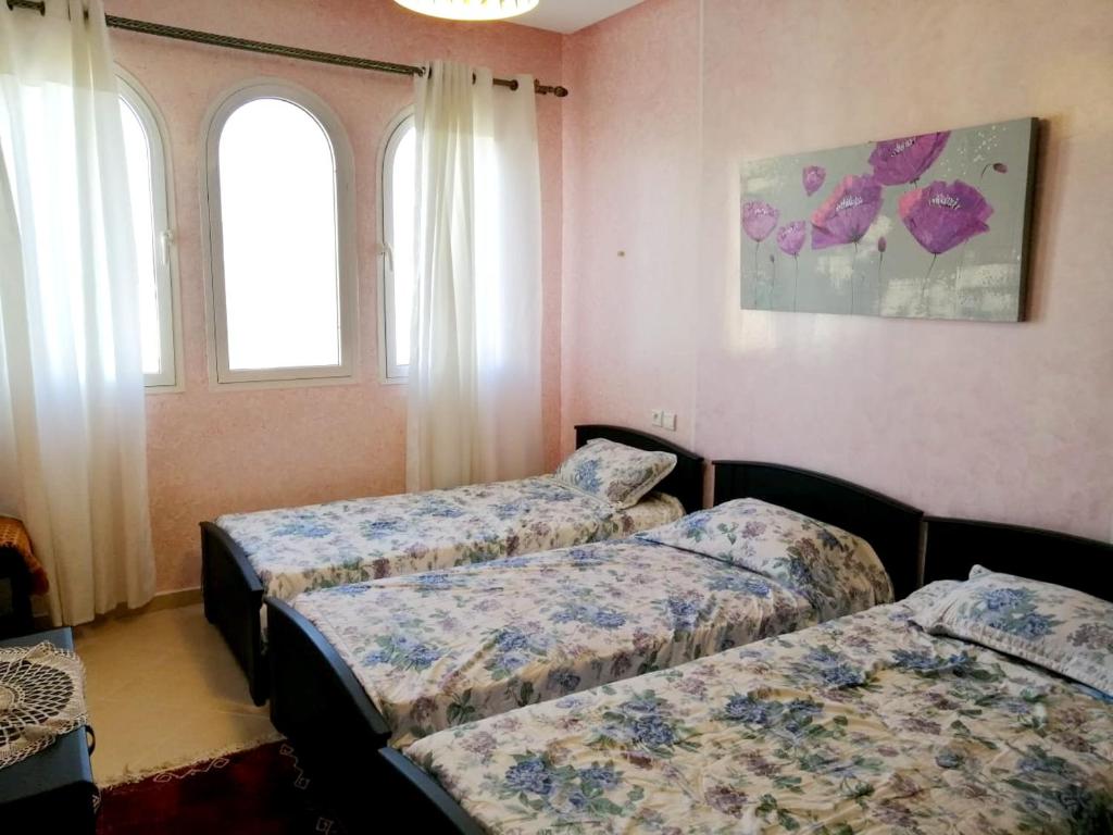 Apartment with 2 bedrooms in M'diq with shared pool and furnished balcony 1 km from the beach image 3