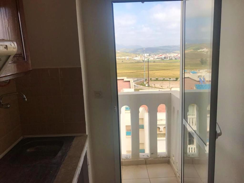 Apartment with 2 bedrooms in M'diq with wonderful mountain view and balcony image 0