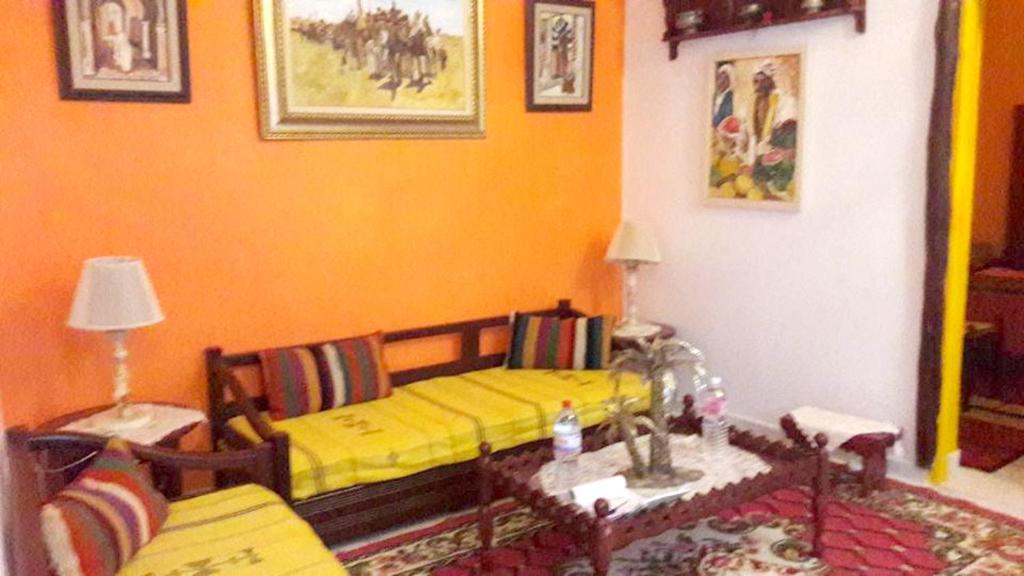 Apartment with 2 bedrooms in Tunis with terrace and WiFi 4 km from the beach image 0