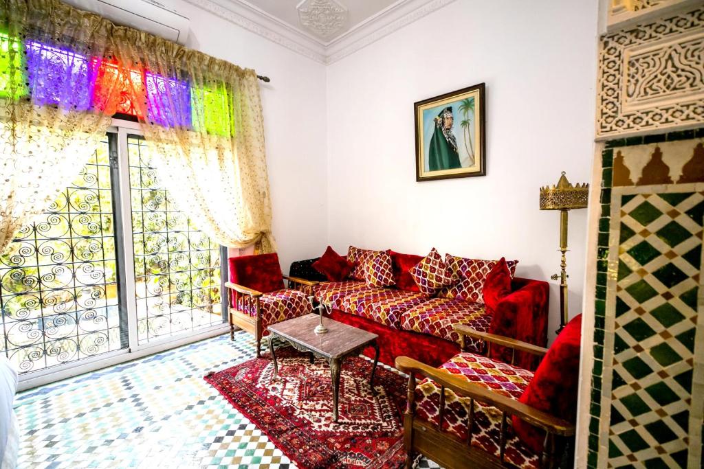 Apartment with 3 bedrooms in FES with enclosed garden and WiFi image 1