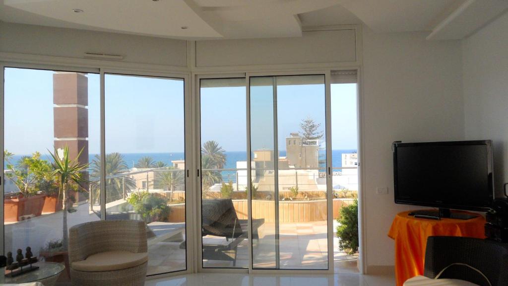 Apartment with 4 bedrooms in Mahdia with wonderful sea view furnished terrace and WiFi 100 m from the beach image 8