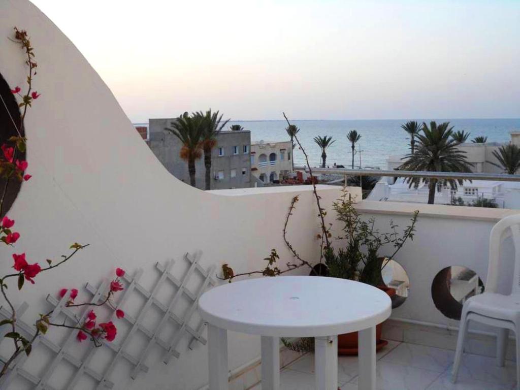 Apartment with 4 bedrooms in Mahdia with wonderful sea view furnished terrace and WiFi 100 m from the beach