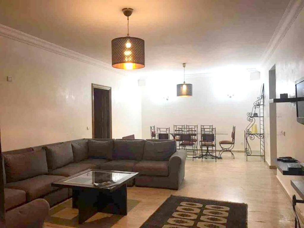 Apartment with one bedroom in Casablanca with shared pool enclosed garden and WiFi 100 m from the beach image 0