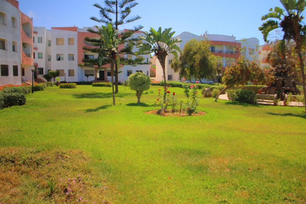 Appartement tout confort avec une grande piscine image 5