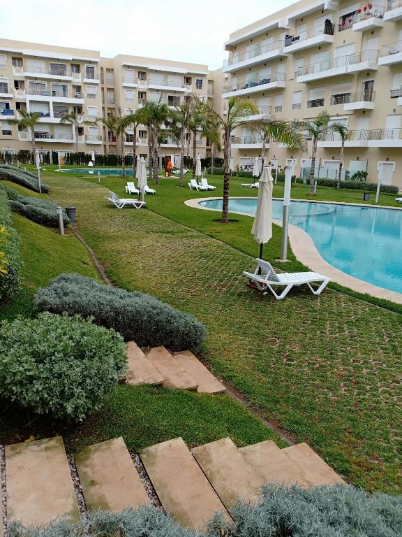 Appartement vue piscine BOUZNIKA