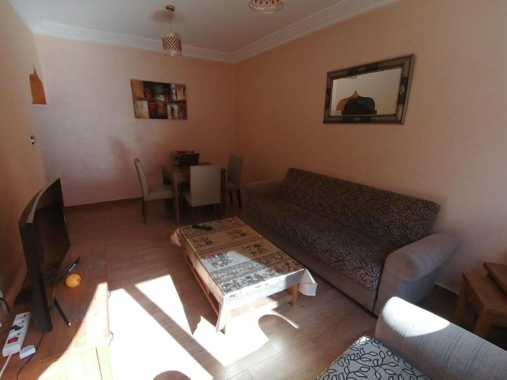 Beautiful & Cosy Apartment in the centre of Agadir 10 mins to the beach image 2