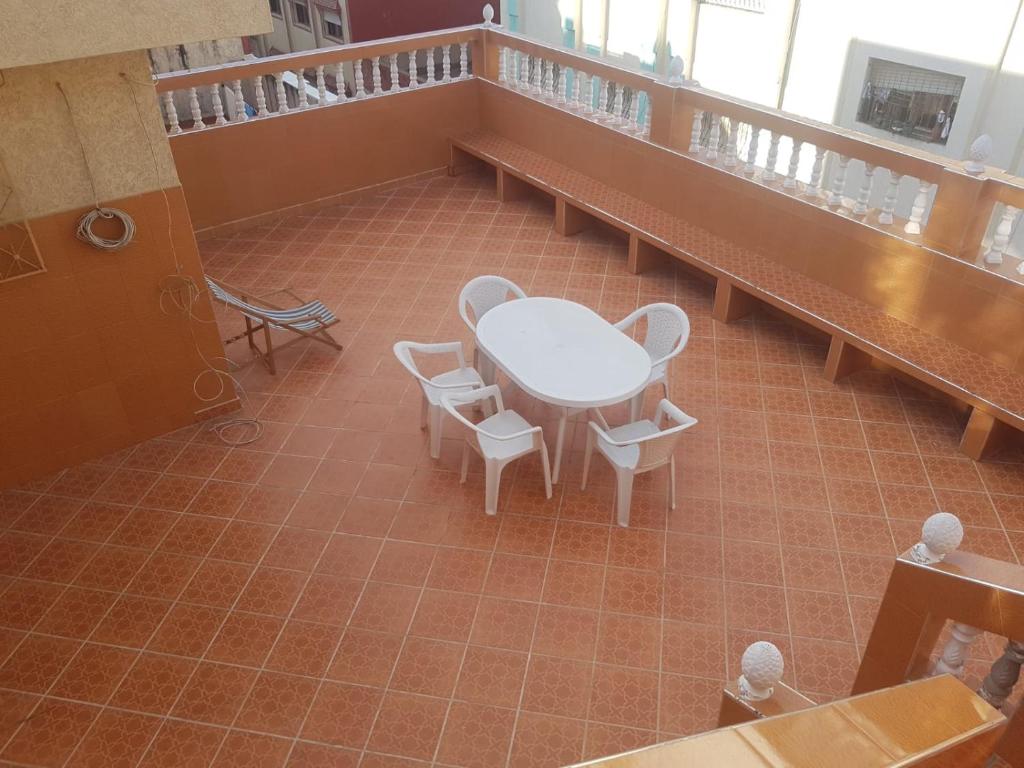 BELLE APPARTEMENT AVEC UNE TRES GRANDE TERASSE