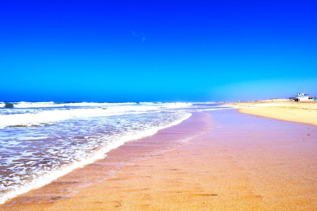 CASABAY Sidi Rahal, appartement avec accés direct à la plage et piscine image 2