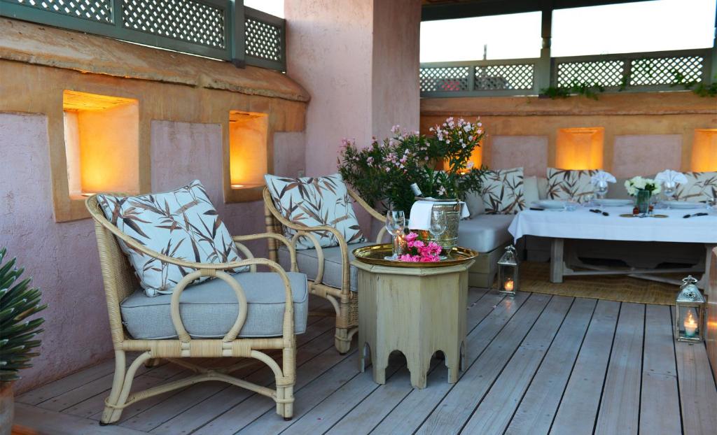 Charming riad and Douiria, 6 bedrooms and swimming pool on the terrace and breakfast included image 2