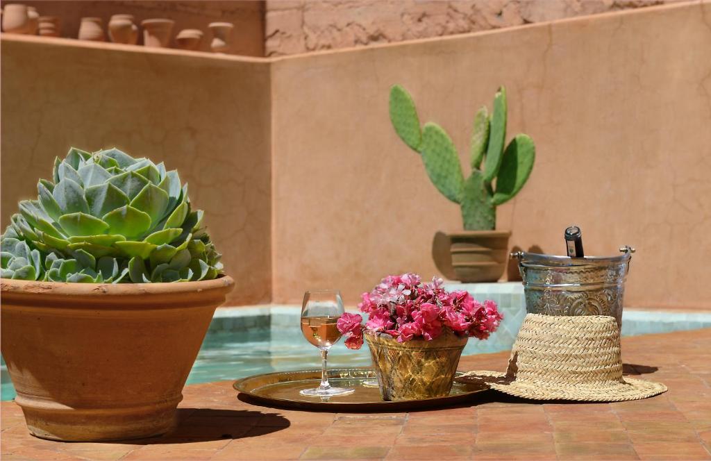 Charming riad and Douiria, 6 bedrooms and swimming pool on the terrace and breakfast included