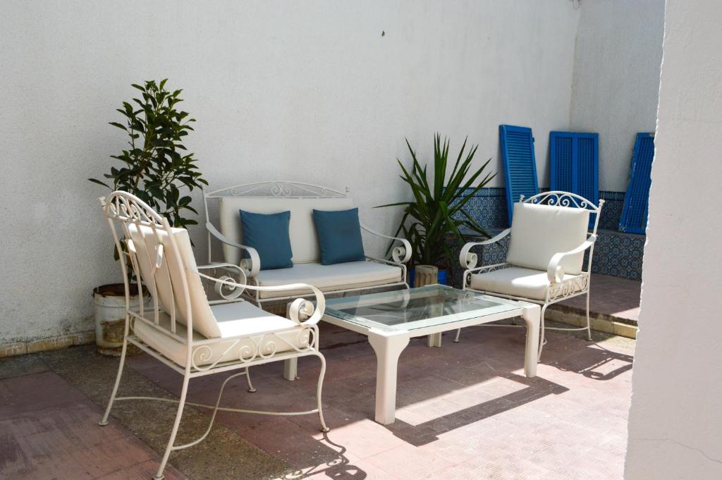 Cosy apartment @ La marsa Corniche-Beach image 0