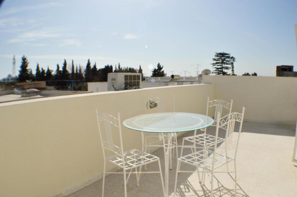 Cosy Triplex in La Marsa - 3 bed 2 Bath image 1