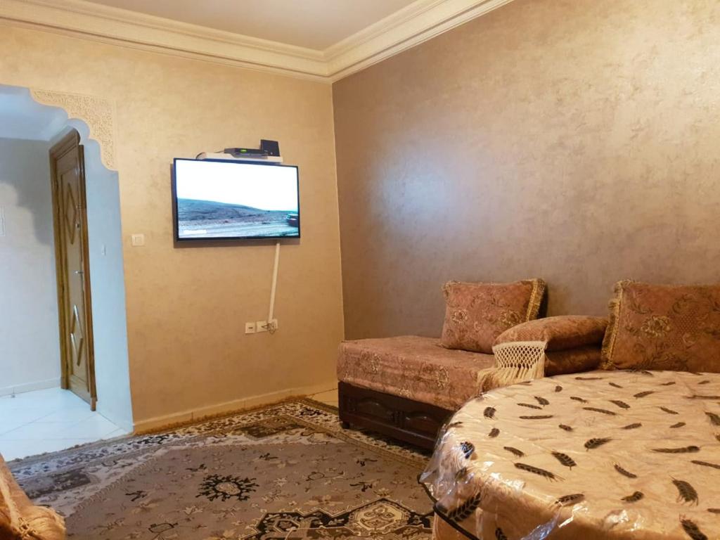 fully furnished apartment near souk al ahad image 0