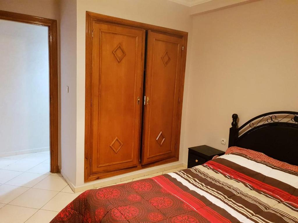 fully furnished apartment near souk al ahad image 2