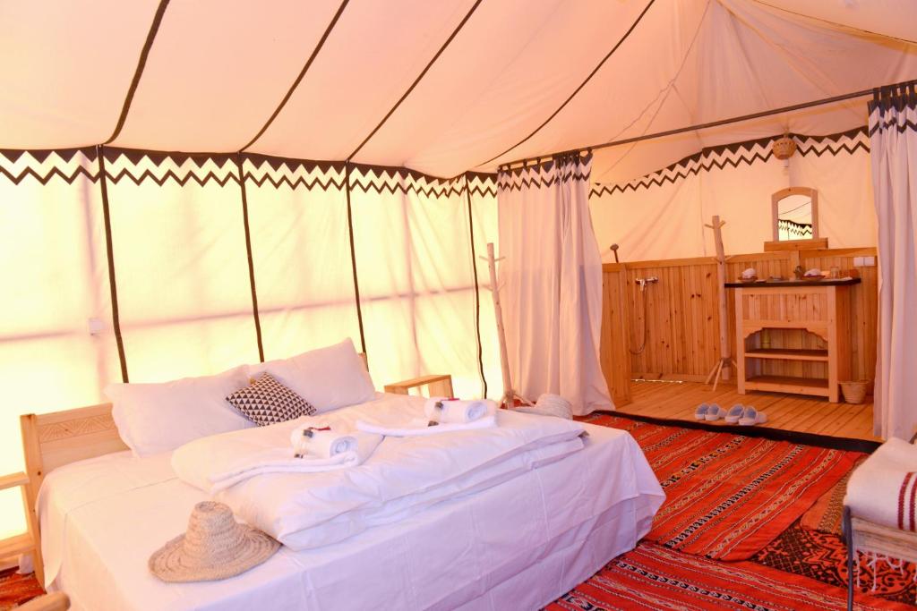 Golden Dune Luxury Camp image 5