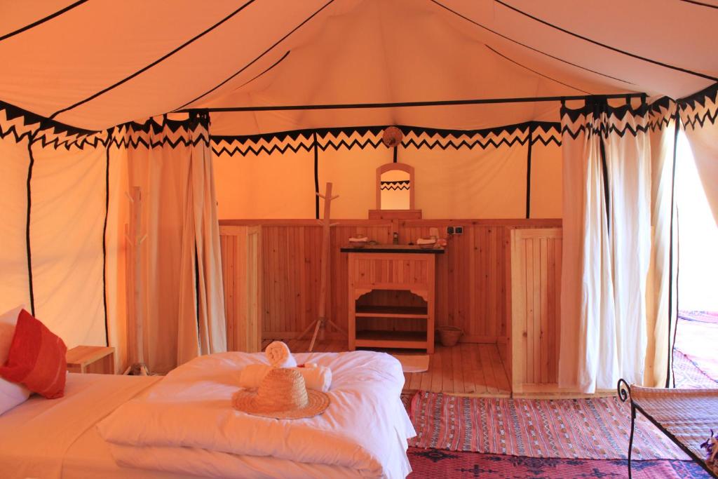 Golden Dune Luxury Camp image 7