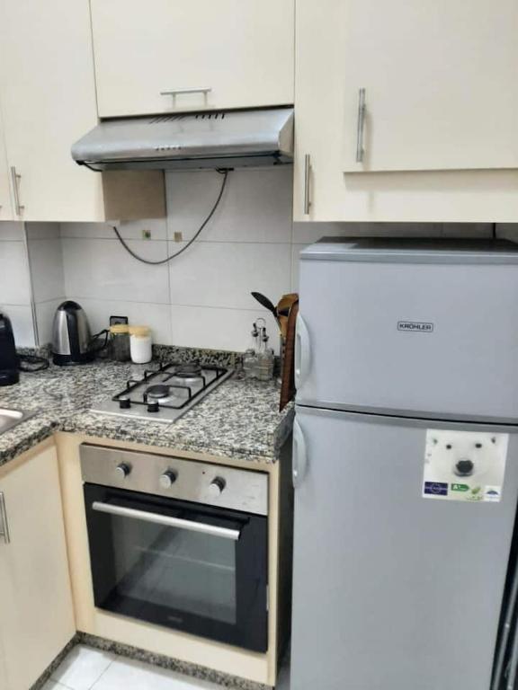 Ground Floor 2 Bedroom Apartment - City Centre Location - Optic Fibre Wifi image 0