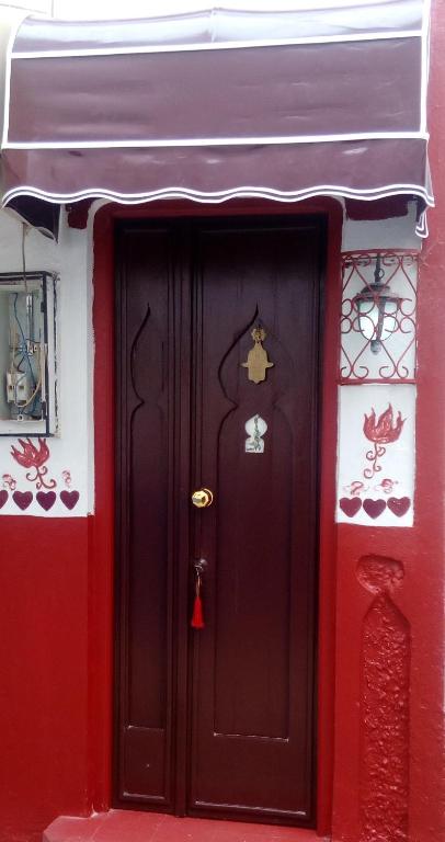 HATHOR ,Casa marroquí con dos terrazas en la Medina antigua , ideal parejas!! image 0