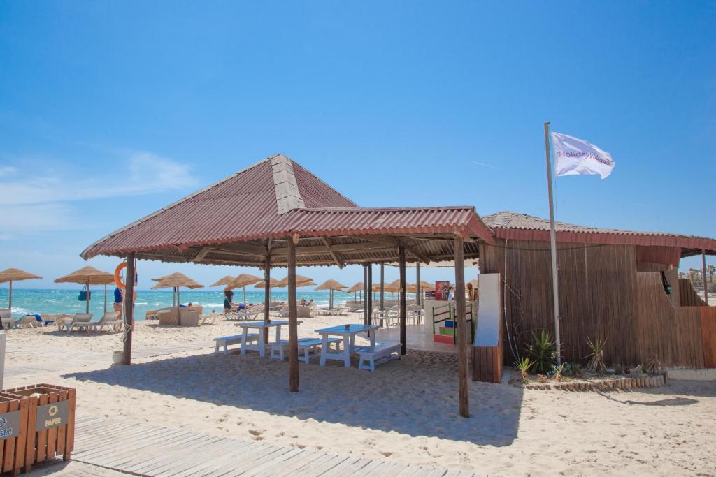 Holiday Village Manar image 7