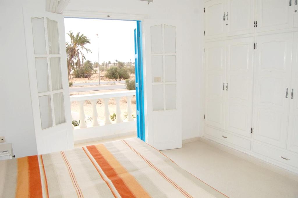 House with 3 bedrooms in Djerba Midoun with terrace and WiFi 800 m from the beach image 1