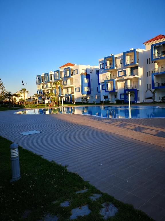 Kariat Cabo - Appartement Charmant, Climatisé avec Vue Piscine image 7