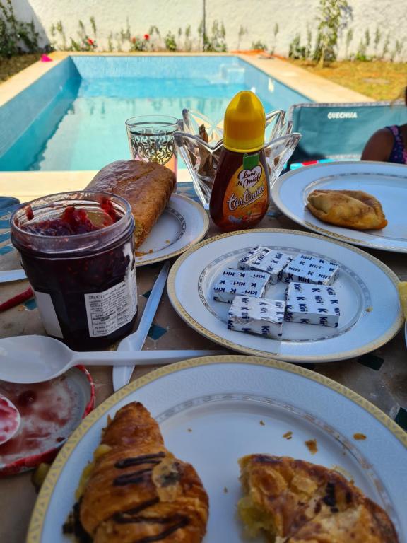 La petite villa avec piscine pieds dans l'eau image 6