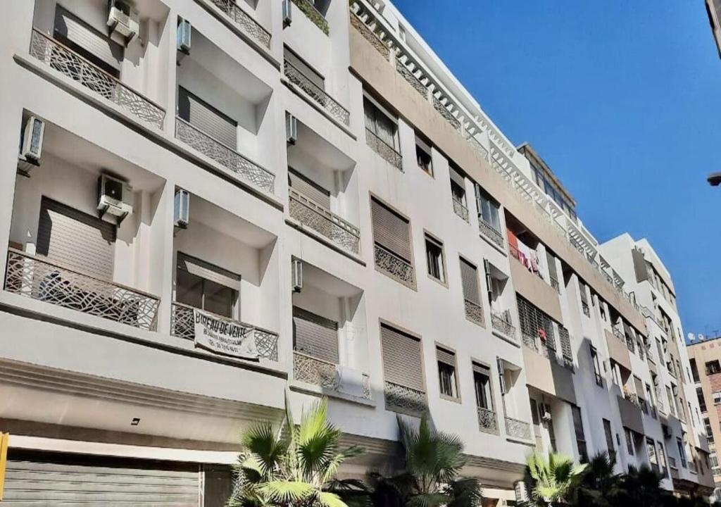 Le parc Apartment with Balcony, Casablanca