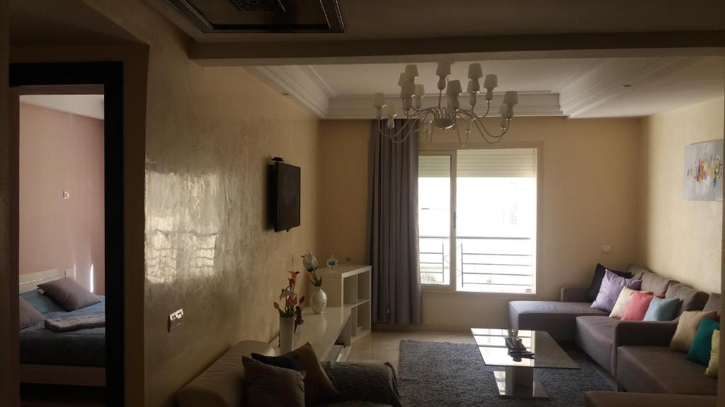 Lovely Modern Flat with Terrace, Casablanca image 1