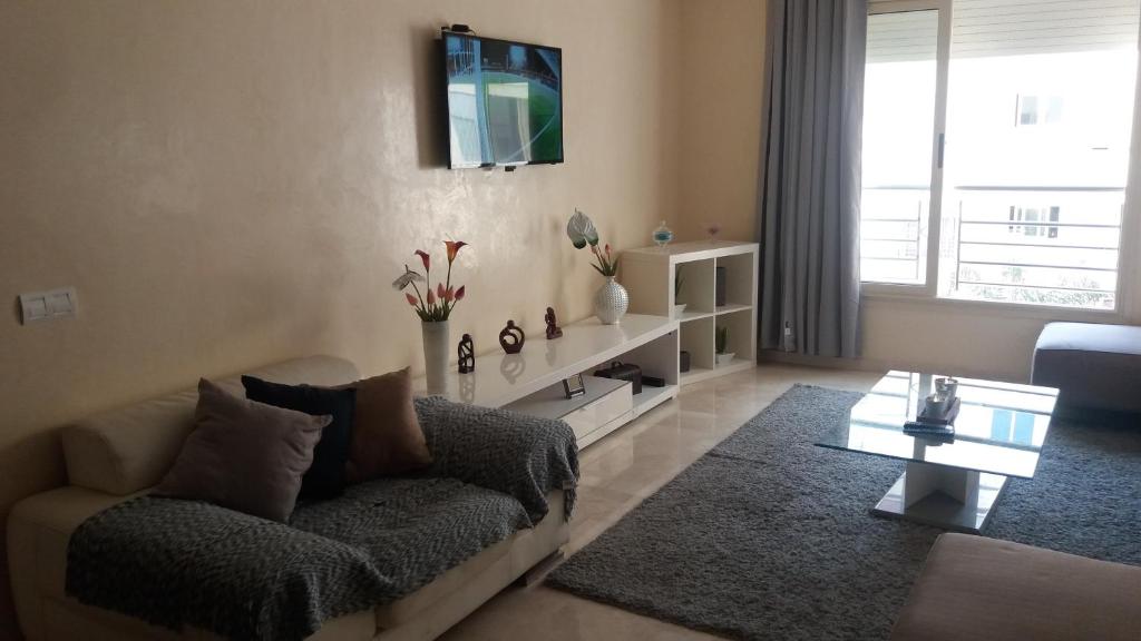 Lovely Modern Flat with Terrace, Casablanca image 2