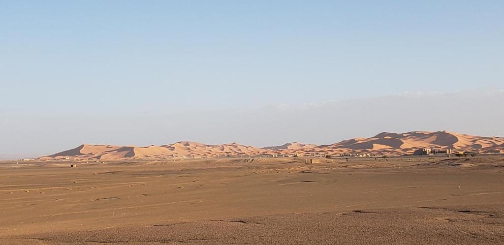 luxury merzouga camp image 0