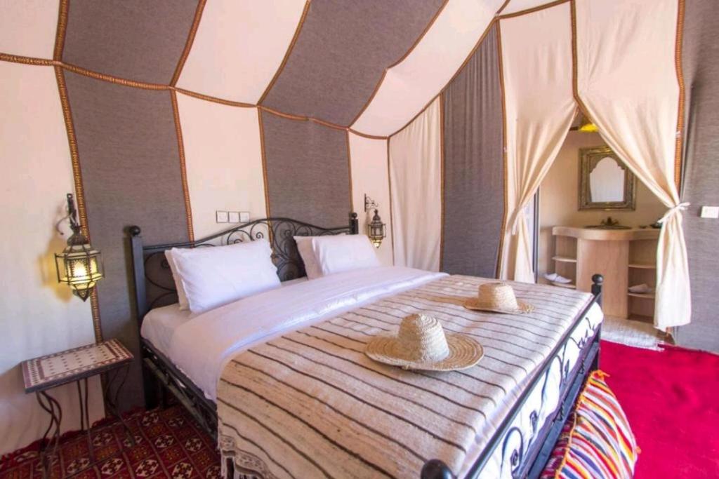 luxury merzouga camp image 3