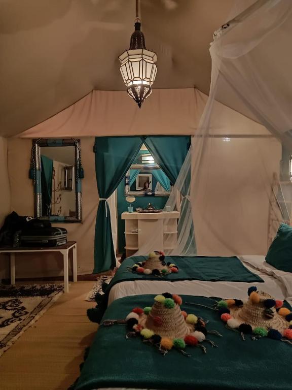 Luxury sand camp image 1