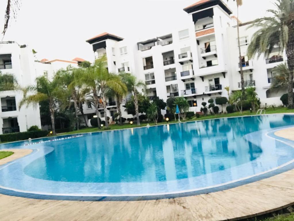 Marina Agadir appartement standing 90m2 + piscine image 8