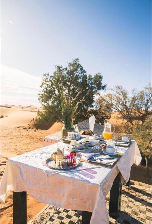 Merzouga Trekking Sahara image 1