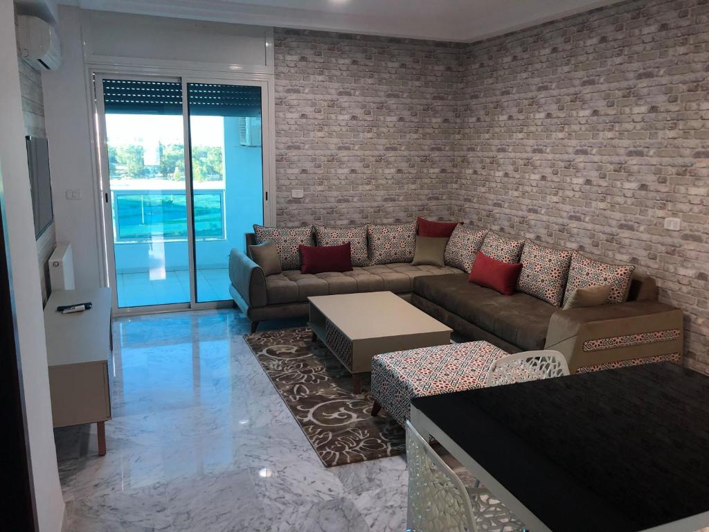 New Stylish and Spacious Apartment at Berges du Lac 2 Tunis image 4