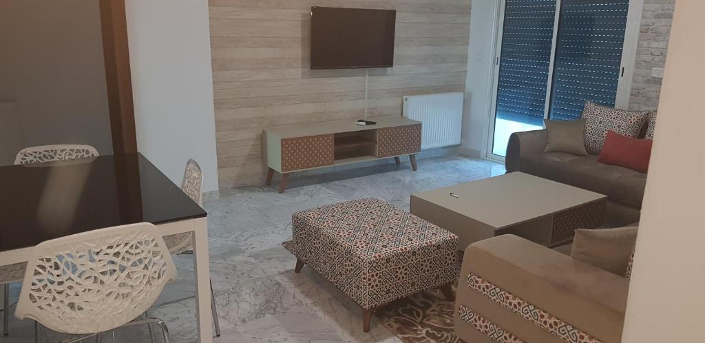 New Stylish and Spacious Apartment at Berges du Lac 2 Tunis image 6