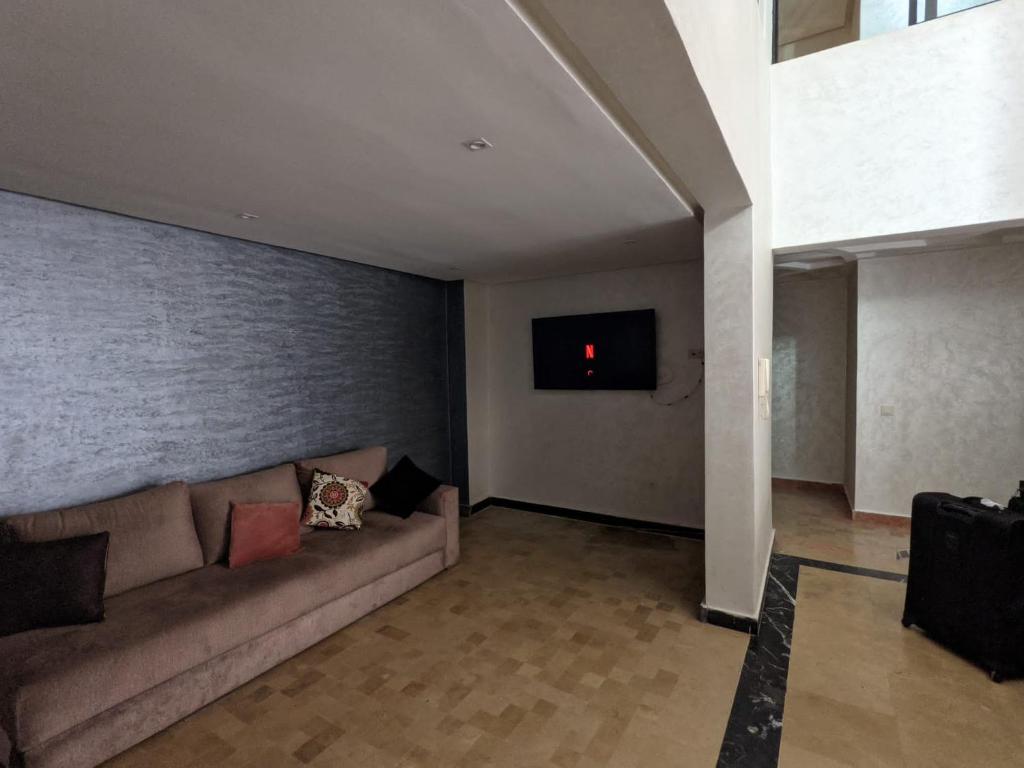 Perfect location Gueliz flat, very private and spacious. image 7