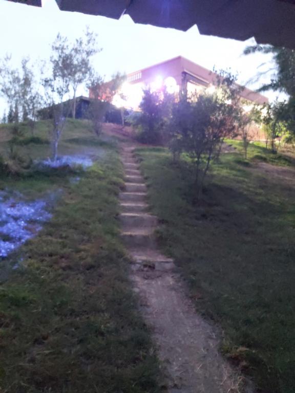 Petite villa avec piscine dans la nature