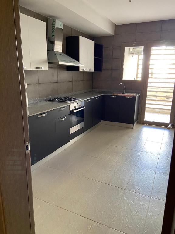 Prestigia Fes 3 bedroom apartment with pool & 24/7 security image 5