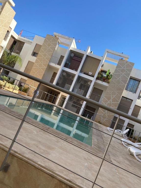 Prestigia Fes 3 bedroom apartment with pool & 24/7 security image 9