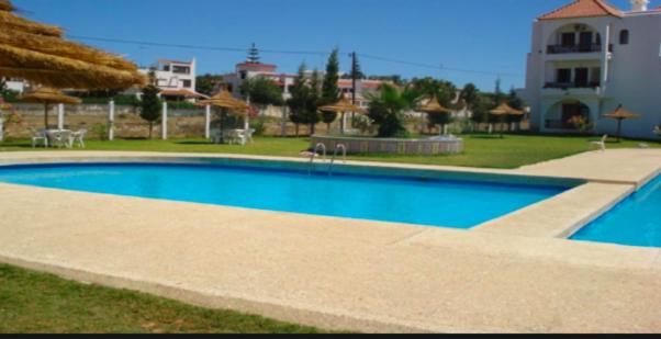 RDC - Superbe Appartement dans un complexe privée avec piscine