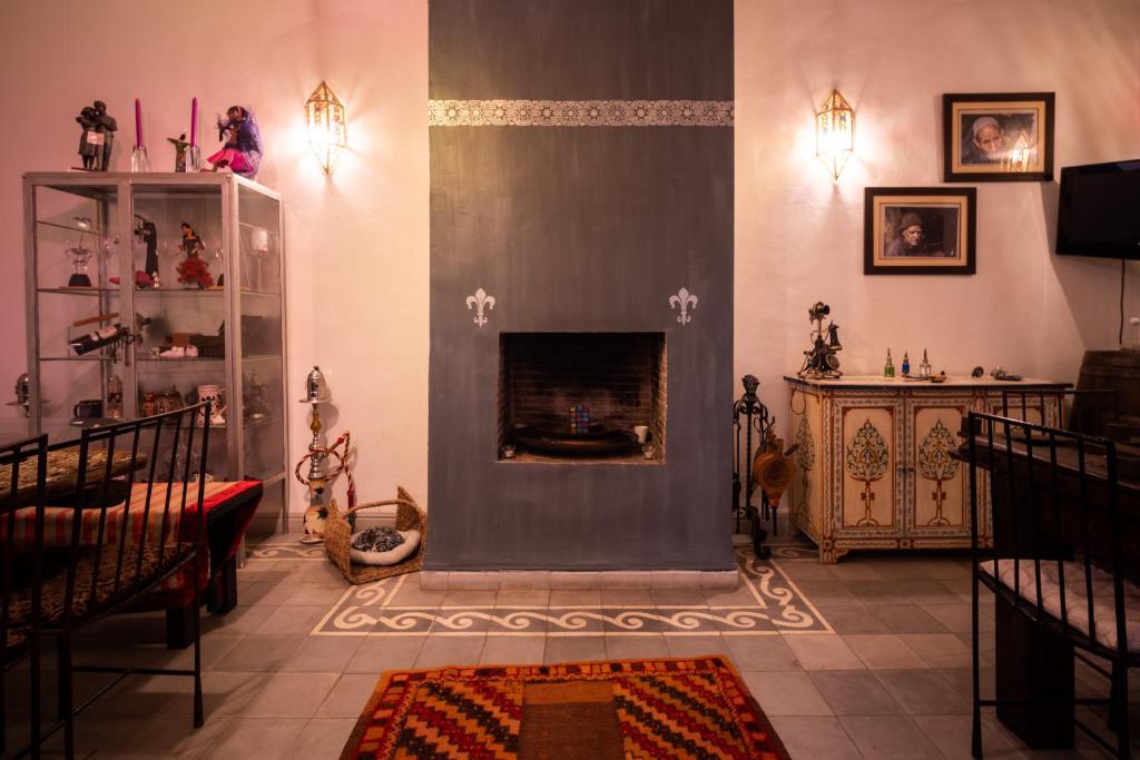 Riad Azcona image 5